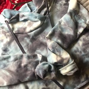 MUST GO! RUE21 cropped tie-dye hoodie